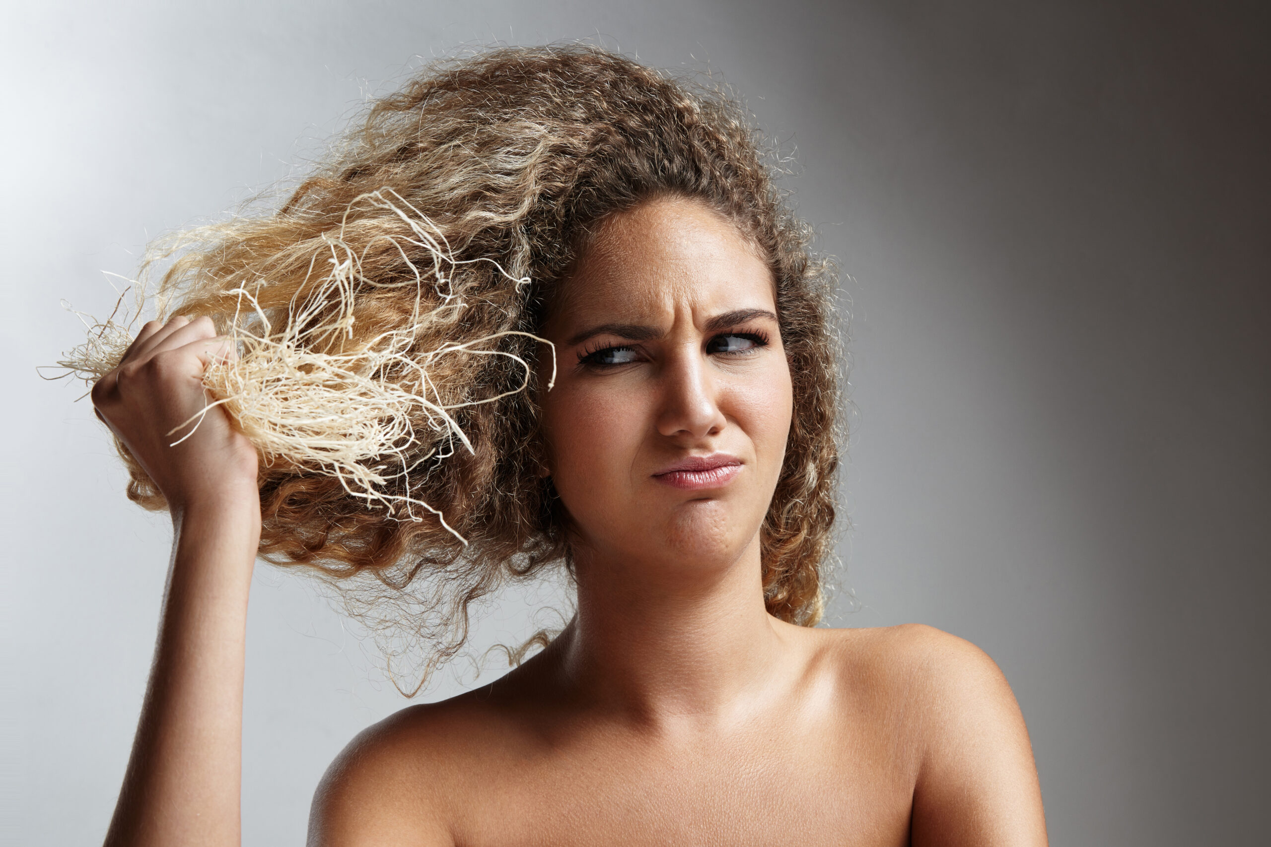 Como resolver frizz, ressecamento, pontas duplas