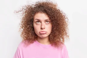 Cabelo com frizz: como a tecnologia ajuda a ter fios alinhados?